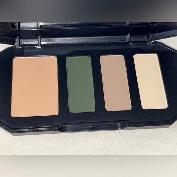 Kat Von D Shade + Light Eye Palette - SAGE - Picture 2 of 3